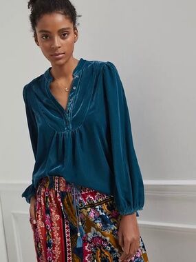 NWT SUNDANCE Hillary Velvet Sleep Top Women’s Large